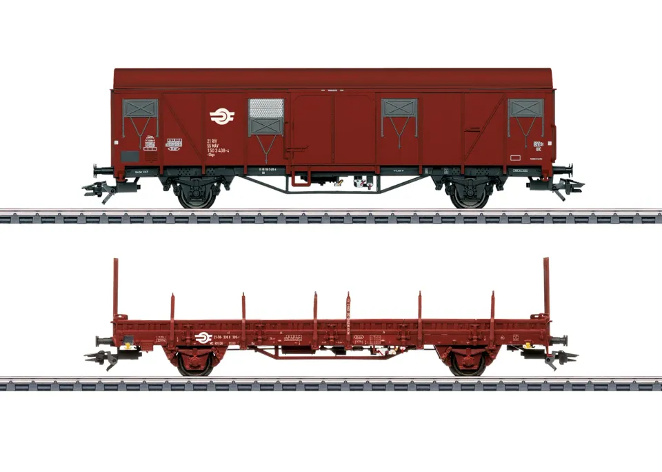 Das MÁV-Güterwagen-Set: gedeckter Güterwagen Gbgs und Drehrungenwagen Ks in Oxidrot